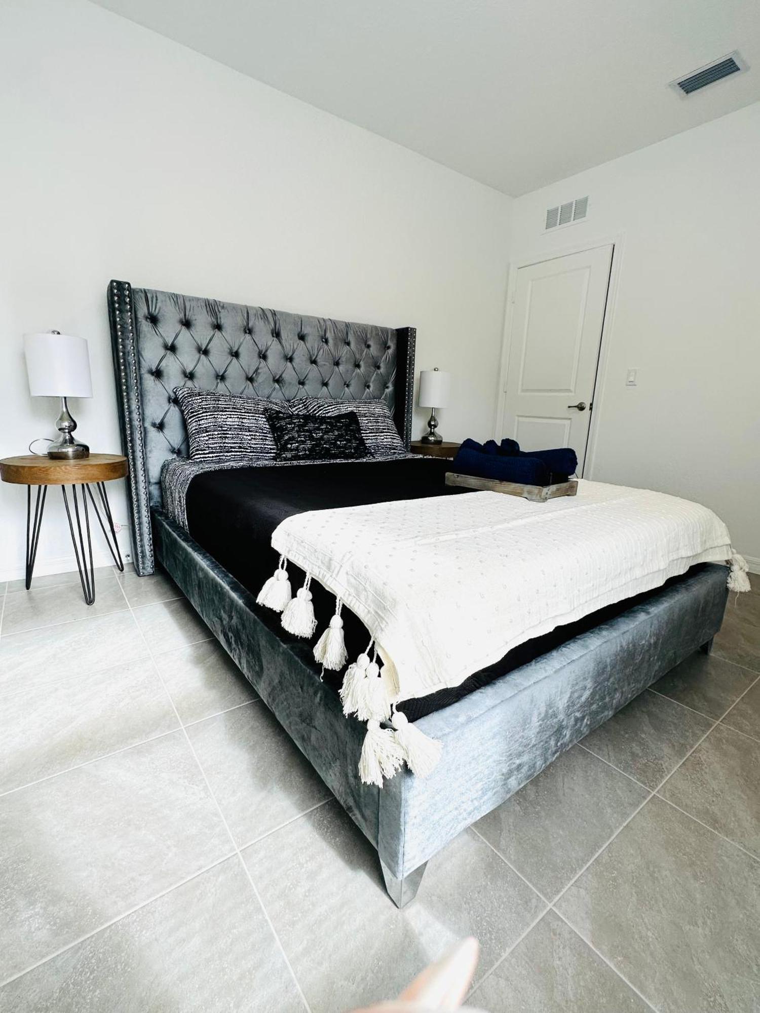 Beautiful Brand New 3bedroom *